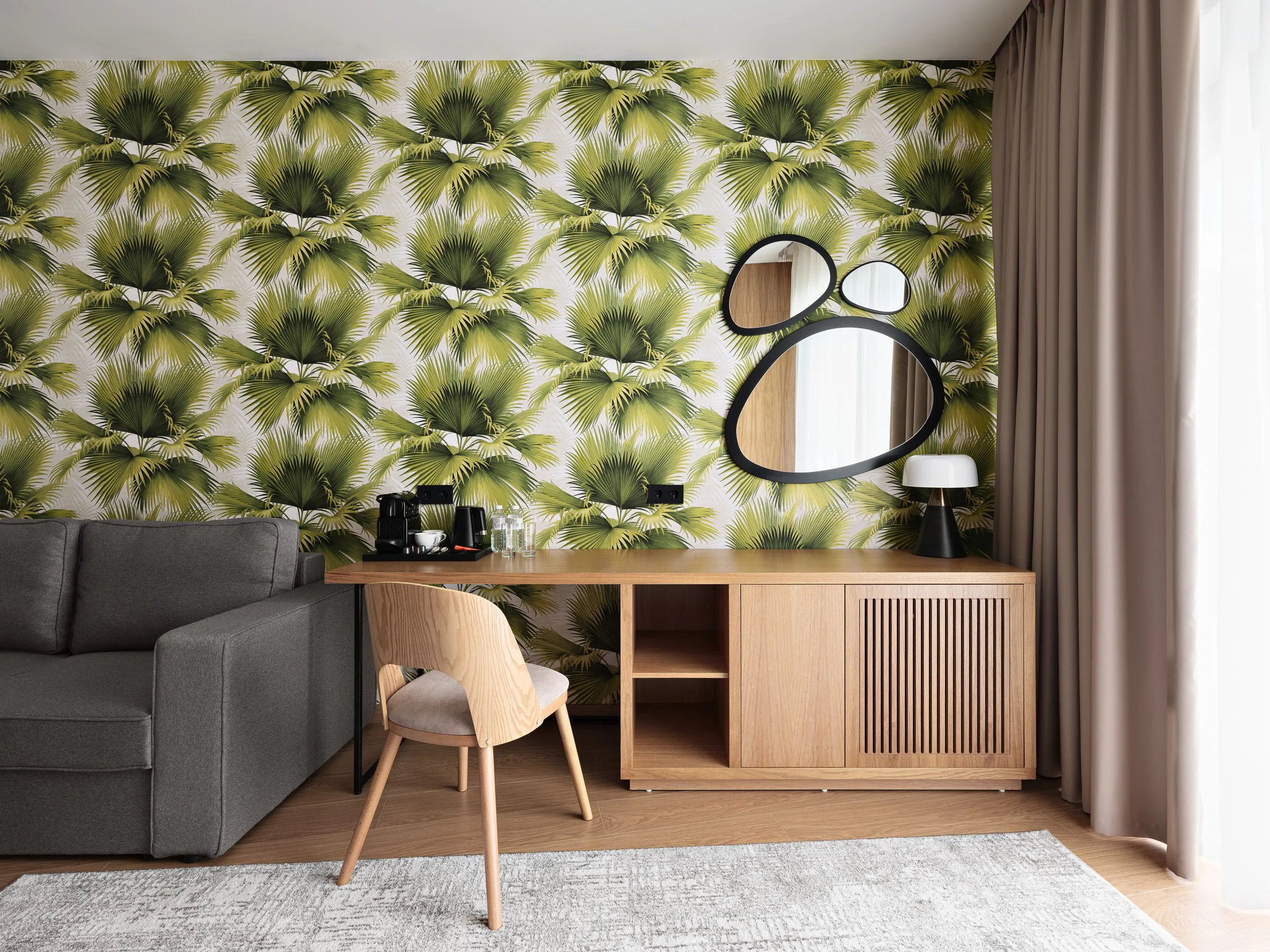 Что уже оплачено: интернет, утренний кофе и места для отдыха